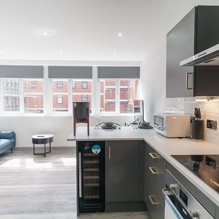 Modern 1 Bedroom Apartment In Preston Centre Eksteriør billede