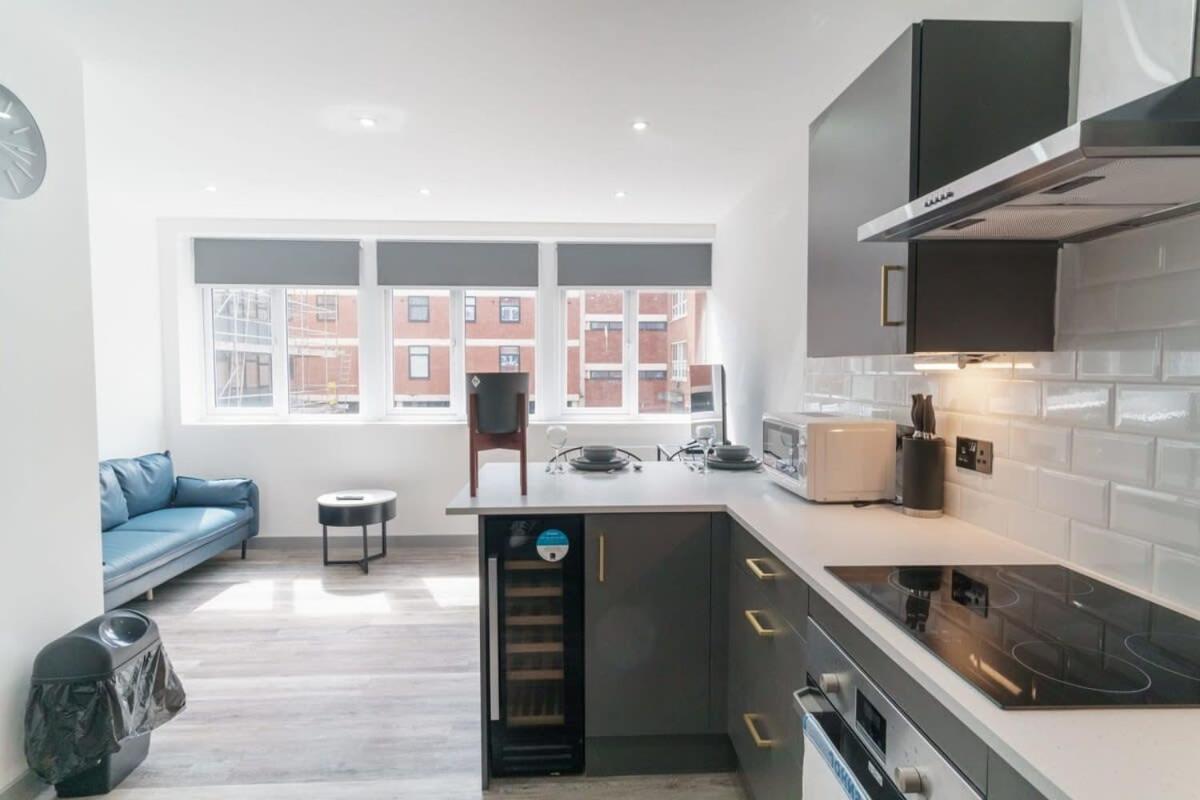 Modern 1 Bedroom Apartment In Preston Centre Eksteriør billede